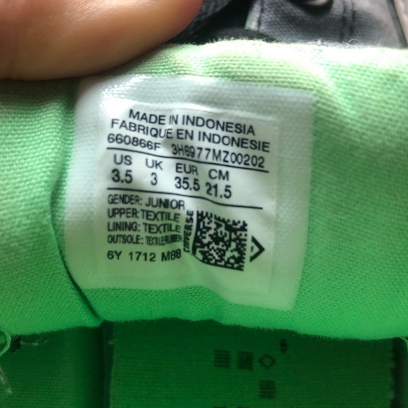 Gray converse - Picture 4 of 5